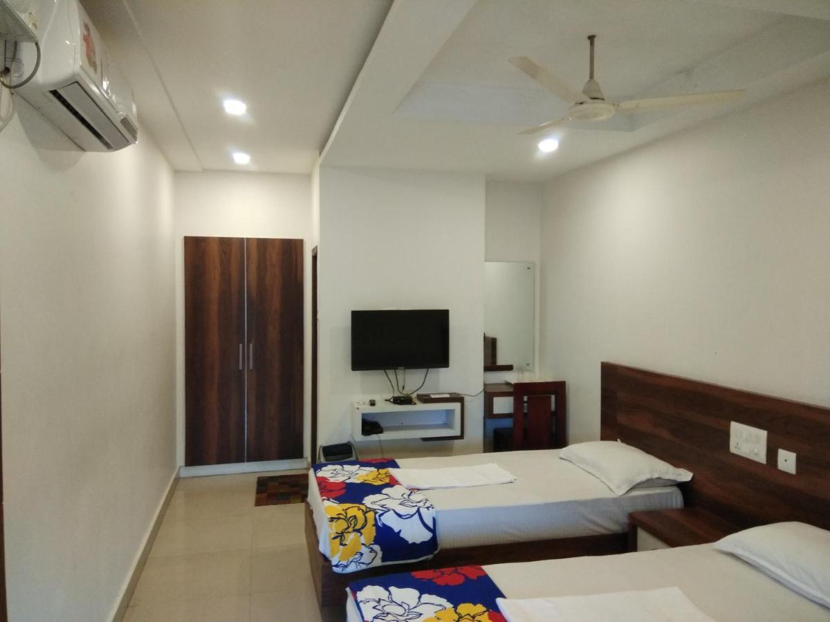 Tirur Tourist Home Exterior foto
