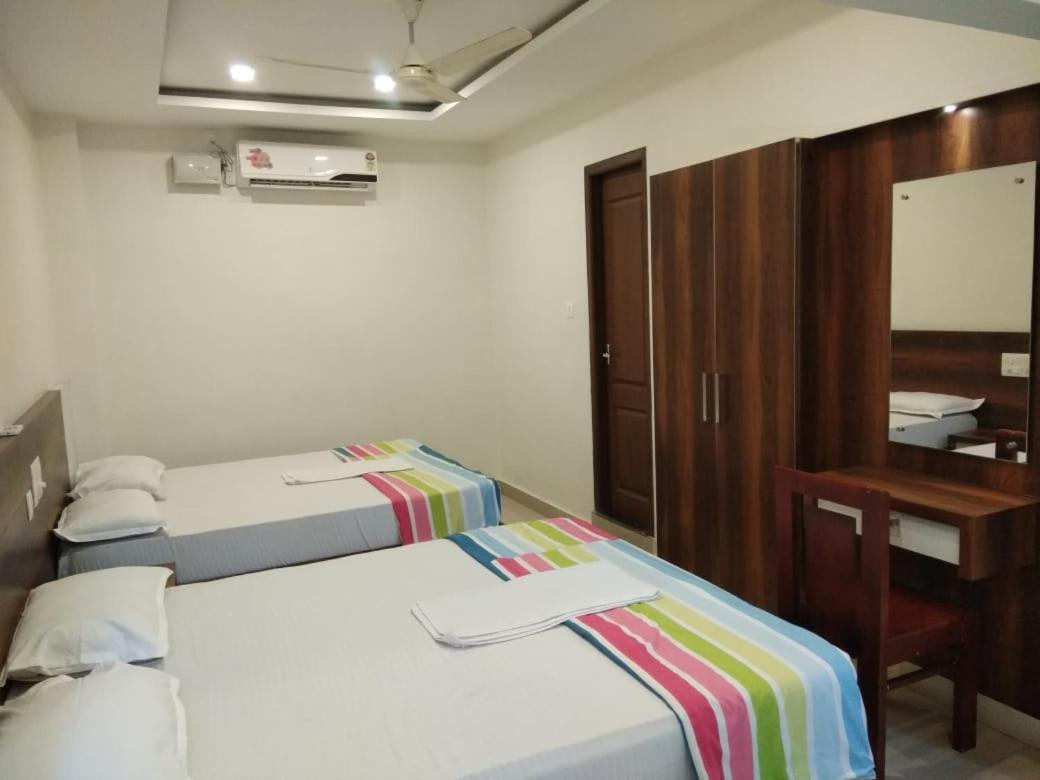 Tirur Tourist Home Exterior foto